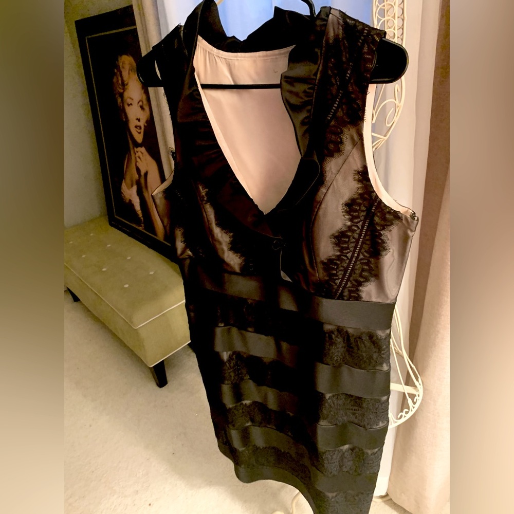 Gorgeous lace detail party dress